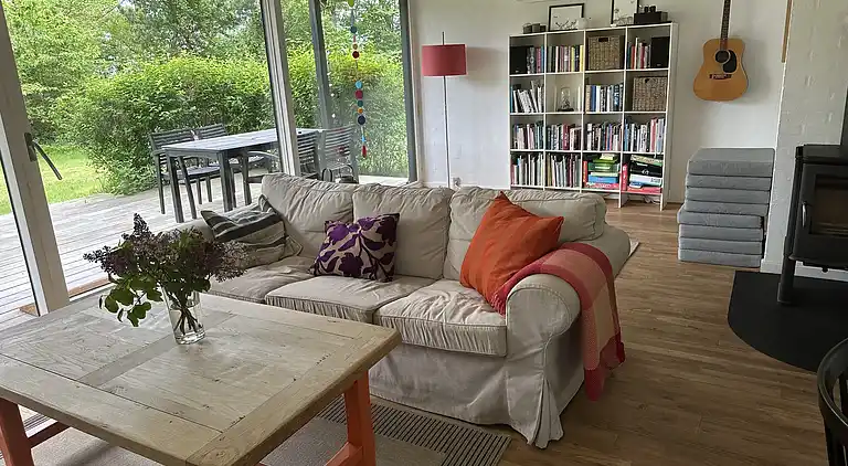 Gemütliches, reetgedecktes Ferienhaus-ladestation