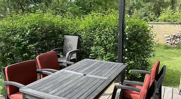 Gemütliches, reetgedecktes Ferienhaus-ladestation