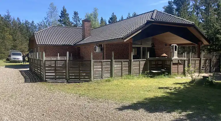 Stort Sommerhus i rolige natur skønne omgivelser