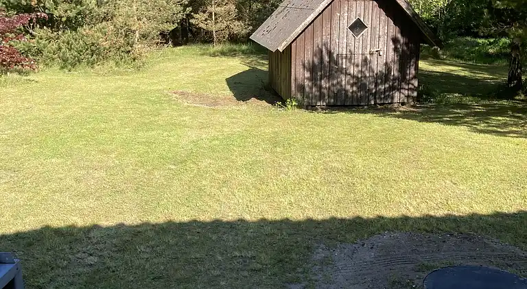 Stort Sommerhus i rolige natur skønne omgivelser