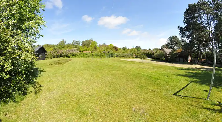 Unikt feriested med tennisbane den aktive familie