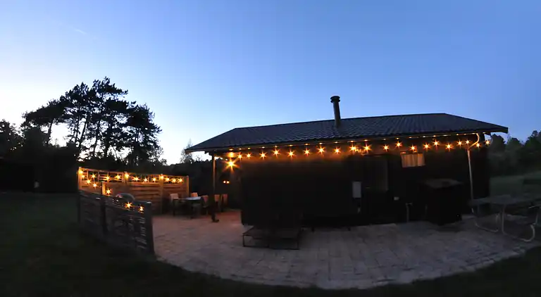 Unikt feriested med tennisbane den aktive familie