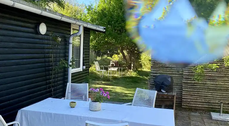 Hygge og ro i nænsomt renoveret sommeridyl