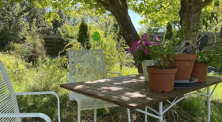 Hygge og ro i nænsomt renoveret sommeridyl