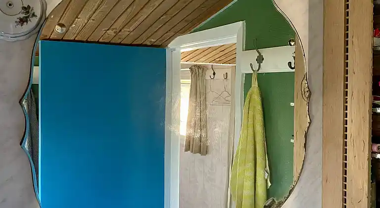 Hygge og ro i nænsomt renoveret sommeridyl