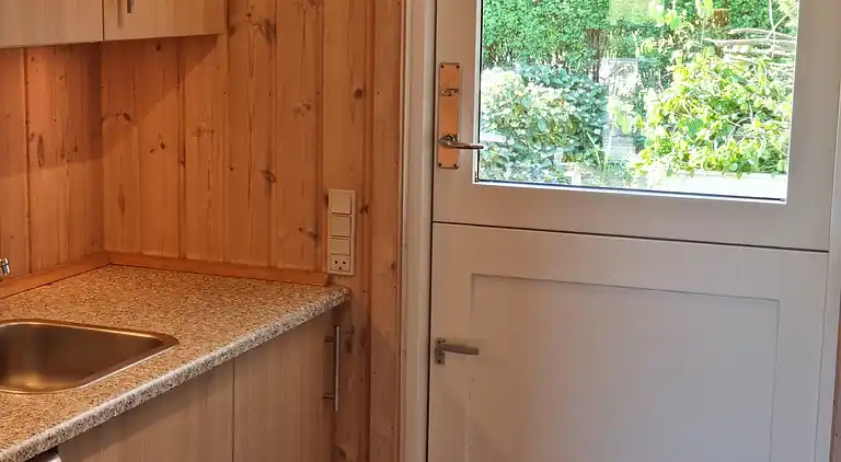 Schönes Ferienhaus mit Terrasse.