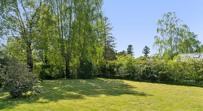 Skønt sommerhus i privat have tæt på stranden
