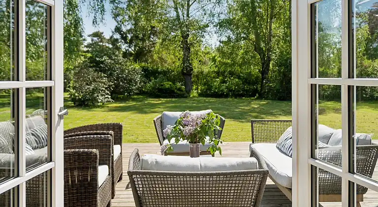 Skønt sommerhus i privat have tæt på stranden