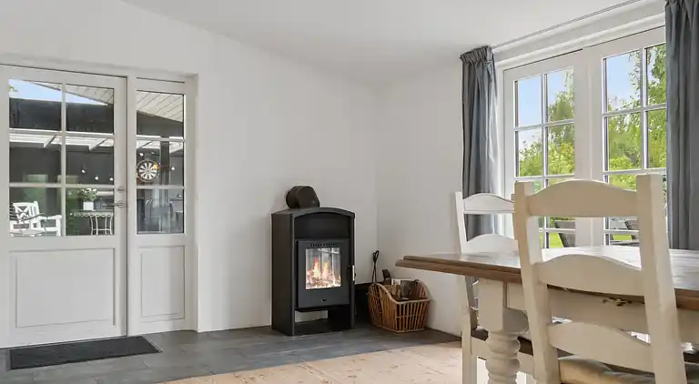 Skønt sommerhus i privat have tæt på stranden