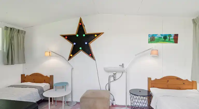 Geräumiges Ferienhaus mit Pool.