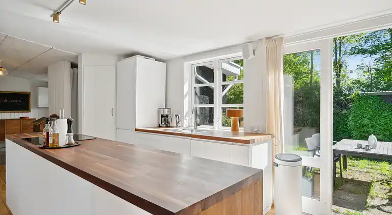 Geräumiges Ferienhaus mit Pool.