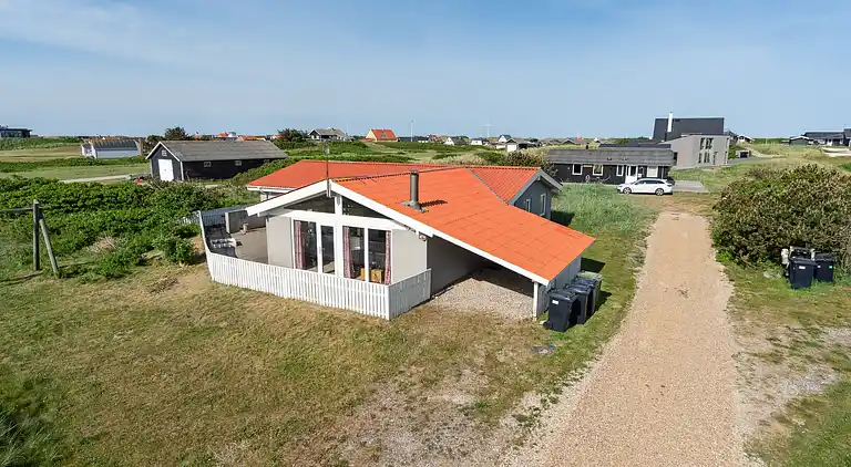Pool house close to the coast
