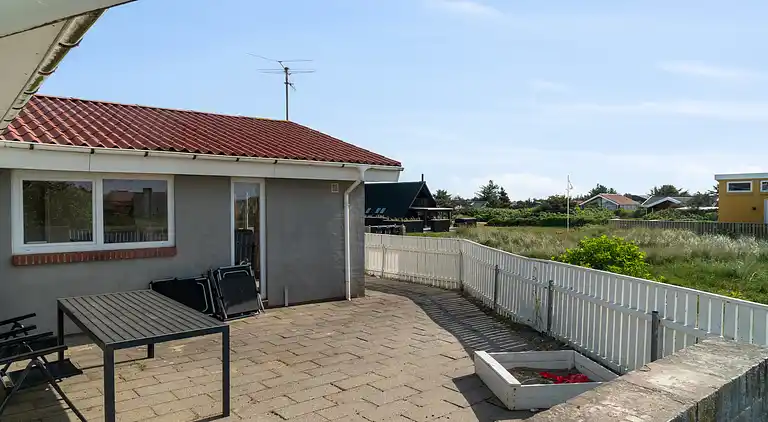 Pool house close to the coast