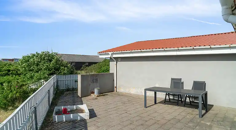 Pool house close to the coast