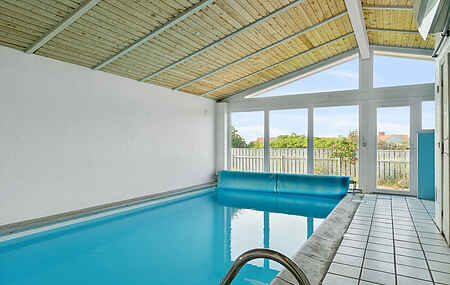 Pool house close to the coast