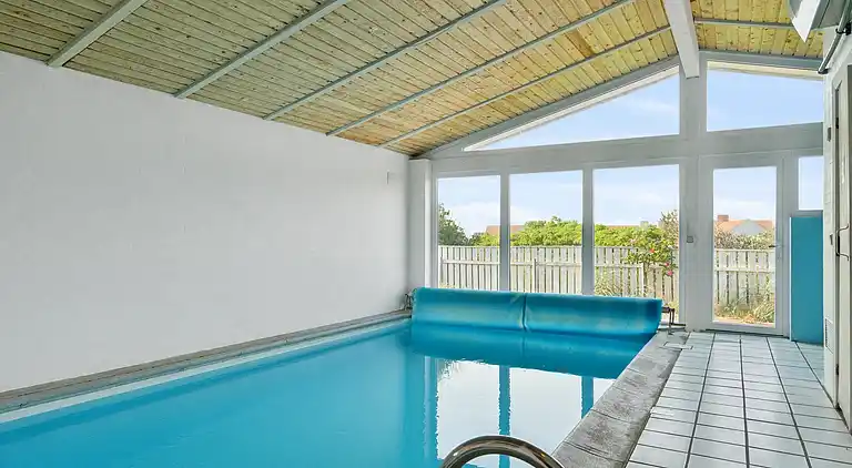 Pool house close to the coast