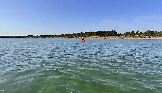 Sommerhus i idylliske kystområde