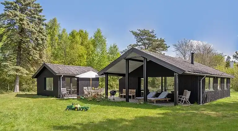 Sommerhus i idylliske kystområde