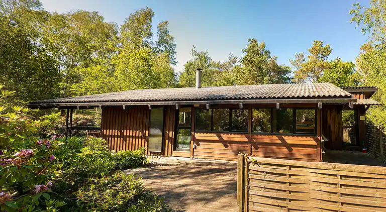 Architect‑designed 1976 summer house near beach