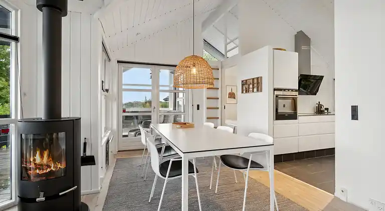 Lækkert sommerhus med panoramaudsigt og udespa