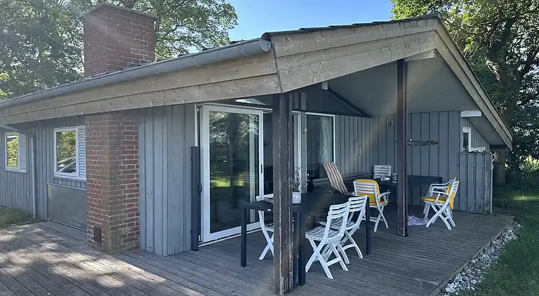 Ferienhaus in 1. Reihe zum schönen Strand