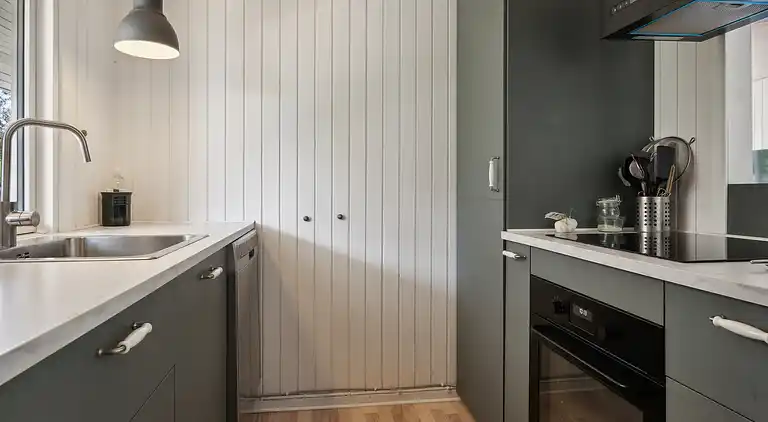 Hyggeligt sommerhus med vildmarksbad