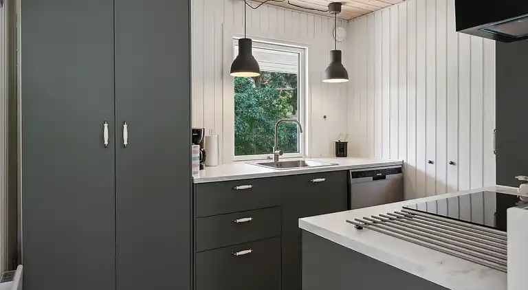 Hyggeligt sommerhus med vildmarksbad