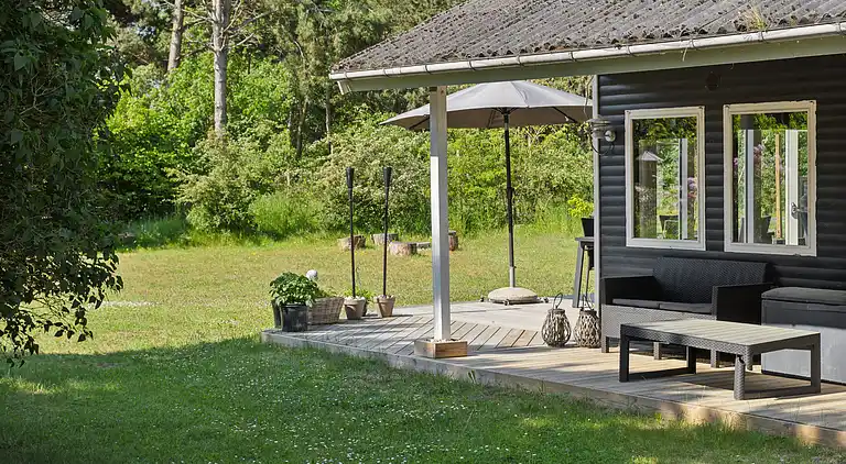 Hyggeligt sommerhus med vildmarksbad