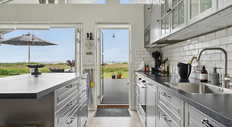 Fantastisk sommerhus med havudsigt 