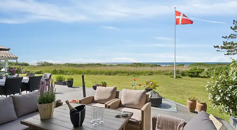 Fantastisk sommerhus med havudsigt 