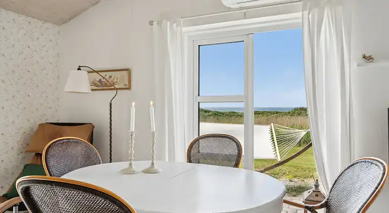 Fantastisk sommerhus med havudsigt 