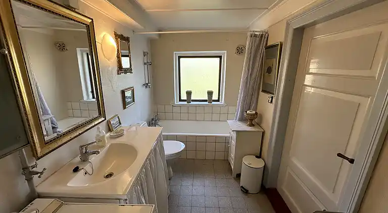 Hyggelig, ældre ejendom på Ærø.