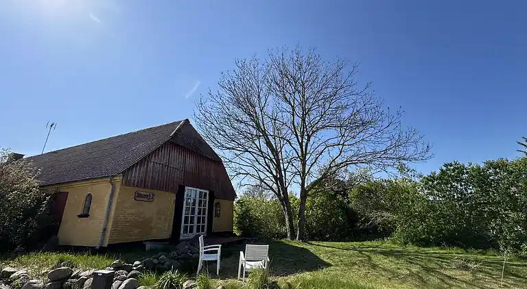 Hyggelig, ældre ejendom på Ærø.