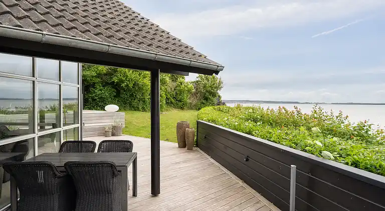 Lækkert sommerhus med panoramaudsigt og udespa