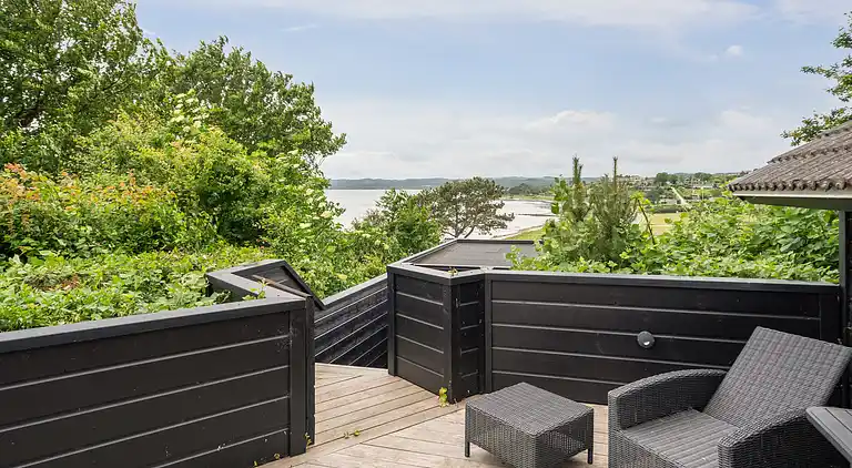 Lækkert sommerhus med panoramaudsigt og udespa