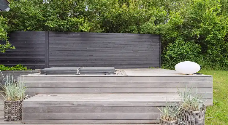 Lækkert sommerhus med panoramaudsigt og udespa