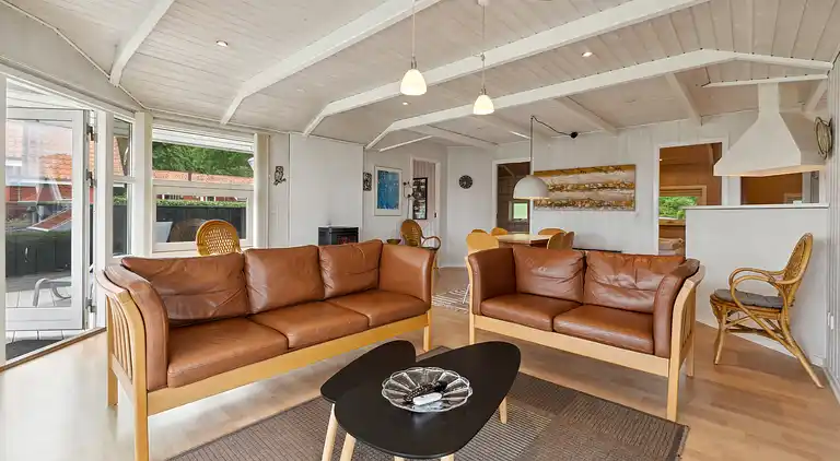 Schönes Sommerhaus mit Meerblick