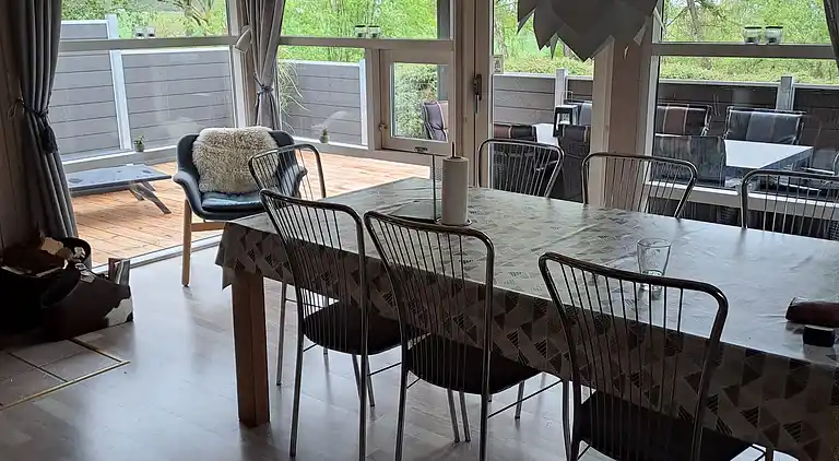 Hyggeligt sommerhus i rolige omgivelser.