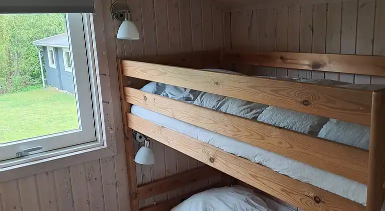 Hyggeligt sommerhus i rolige omgivelser.