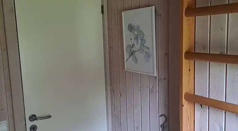 Hyggeligt sommerhus i rolige omgivelser.