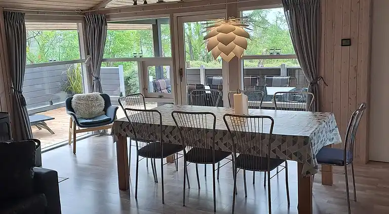 Hyggeligt sommerhus i rolige omgivelser.