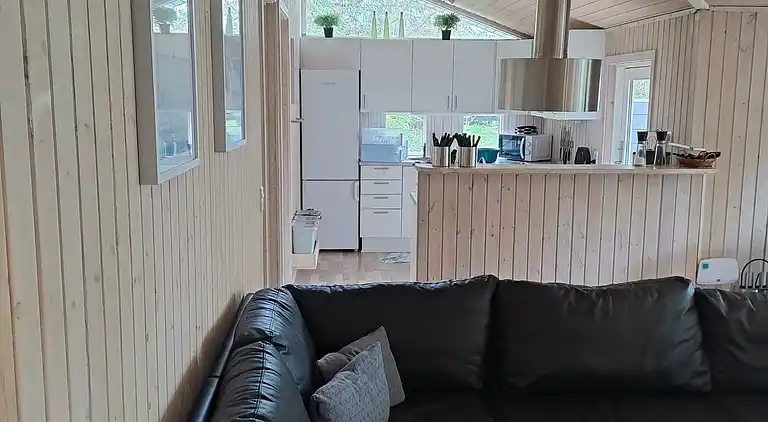 Hyggeligt sommerhus i rolige omgivelser.