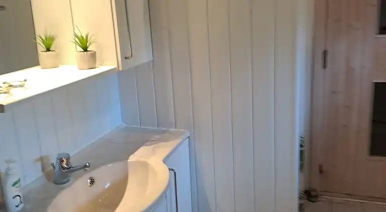 Hyggeligt sommerhus i rolige omgivelser.