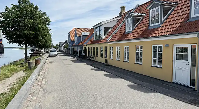 Skønt sommerhus med plads til 8 pers. og 2 hunde