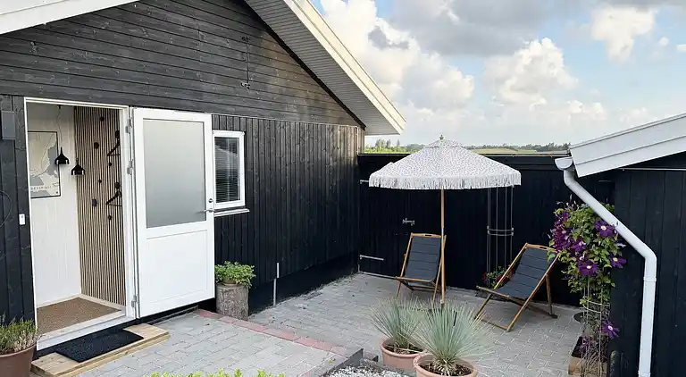 Skønt sommerhus med plads til 8 pers. og 2 hunde