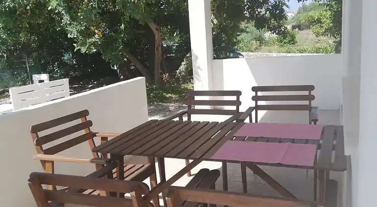 1-Zimmer-Ferienwohnung mit Terrasse Zavala, Hvar (A-128-d)