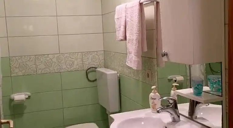 One bedroom apartment near beach Zavalatica, Korčula