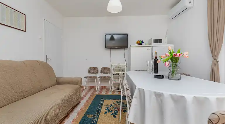 3-Zimmer-Ferienwohnung mit Balkon und Meerblick Podaca,