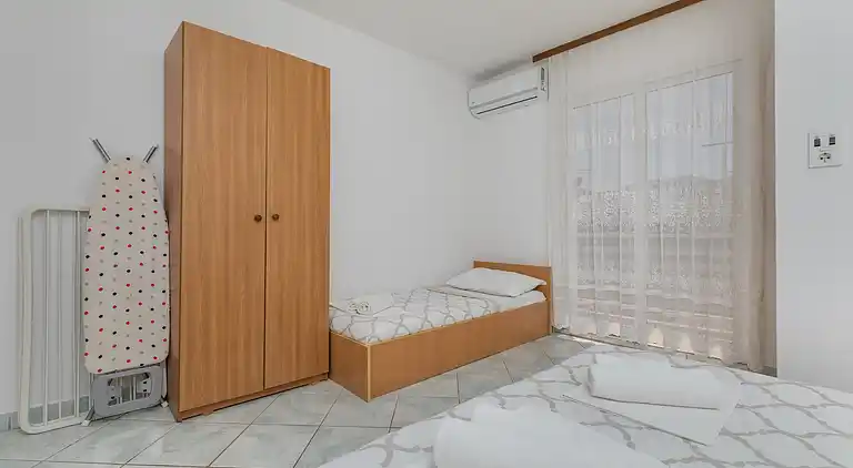 3-Zimmer-Ferienwohnung mit Balkon und Meerblick Podaca,