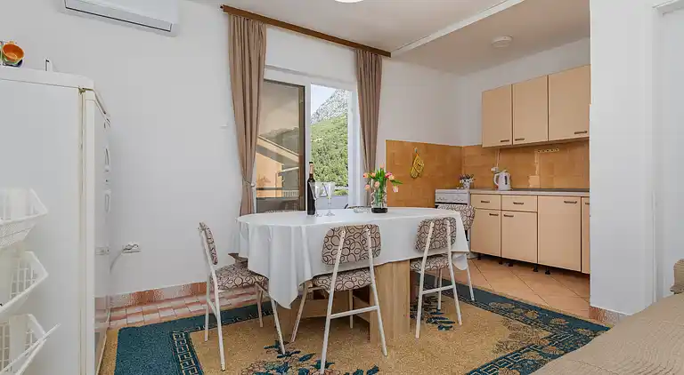 3-Zimmer-Ferienwohnung mit Balkon und Meerblick Podaca,